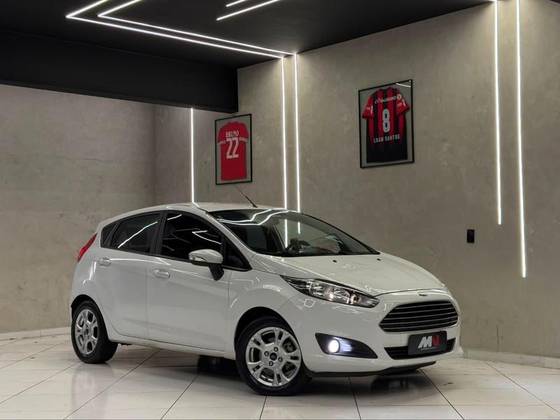 FORD FIESTA 1.6 SE HATCH 16V FLEX 4P POWERSHIFT FORD FIESTA 1.6 SE HATCH 16V FLEX 4P POWERSHIFT
